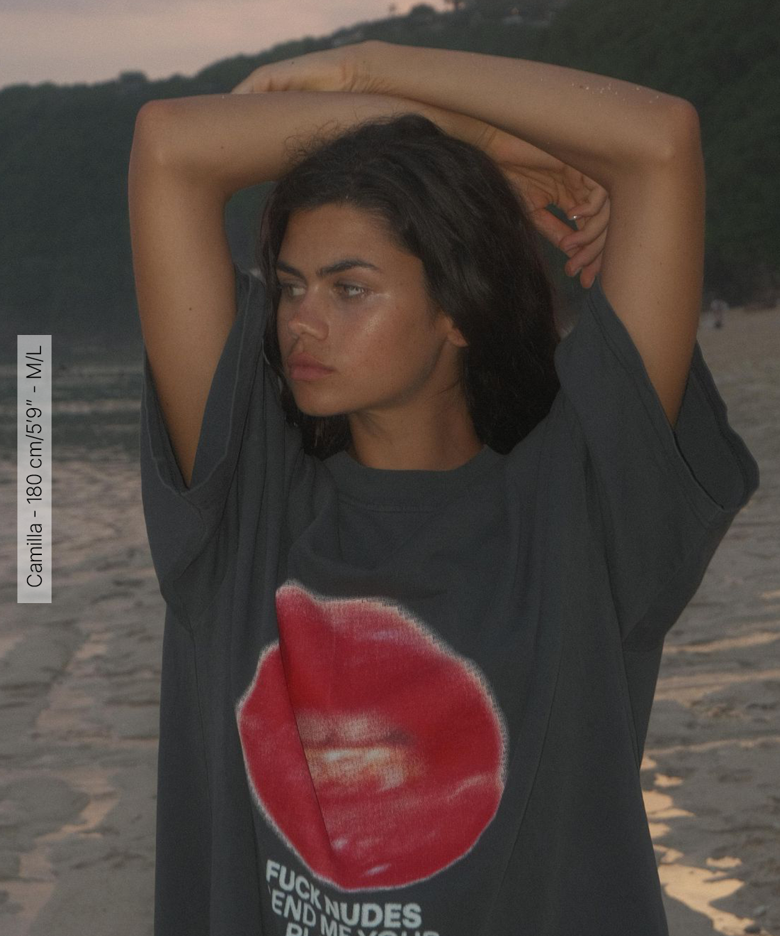 Grey kiss me t shirt