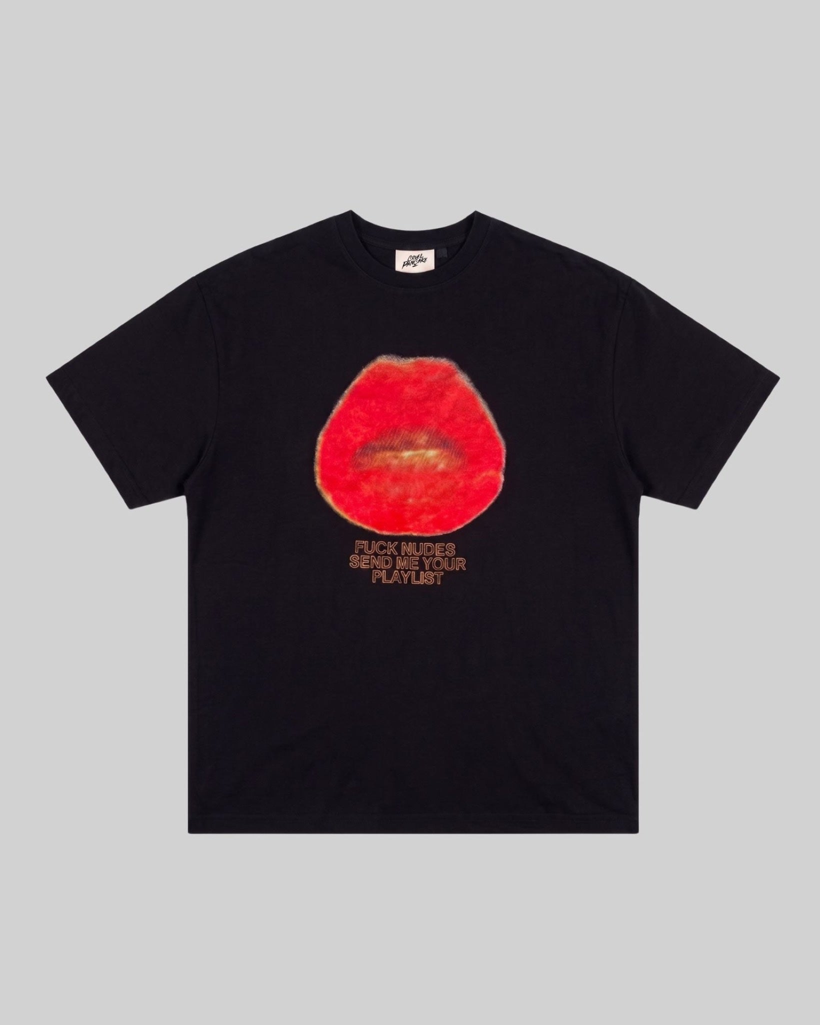 T-shirt noir Cruel Pancake Just Kiss Me Black Edition oversize coton sérigraphie — packshot vue de face