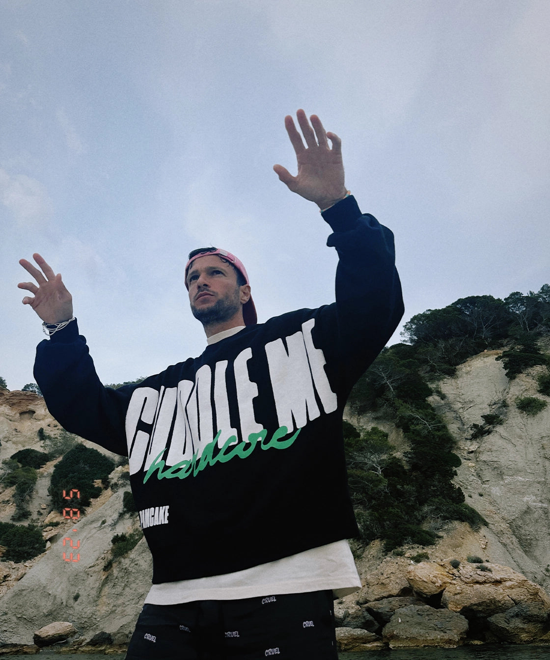 Crewneck cuddle me