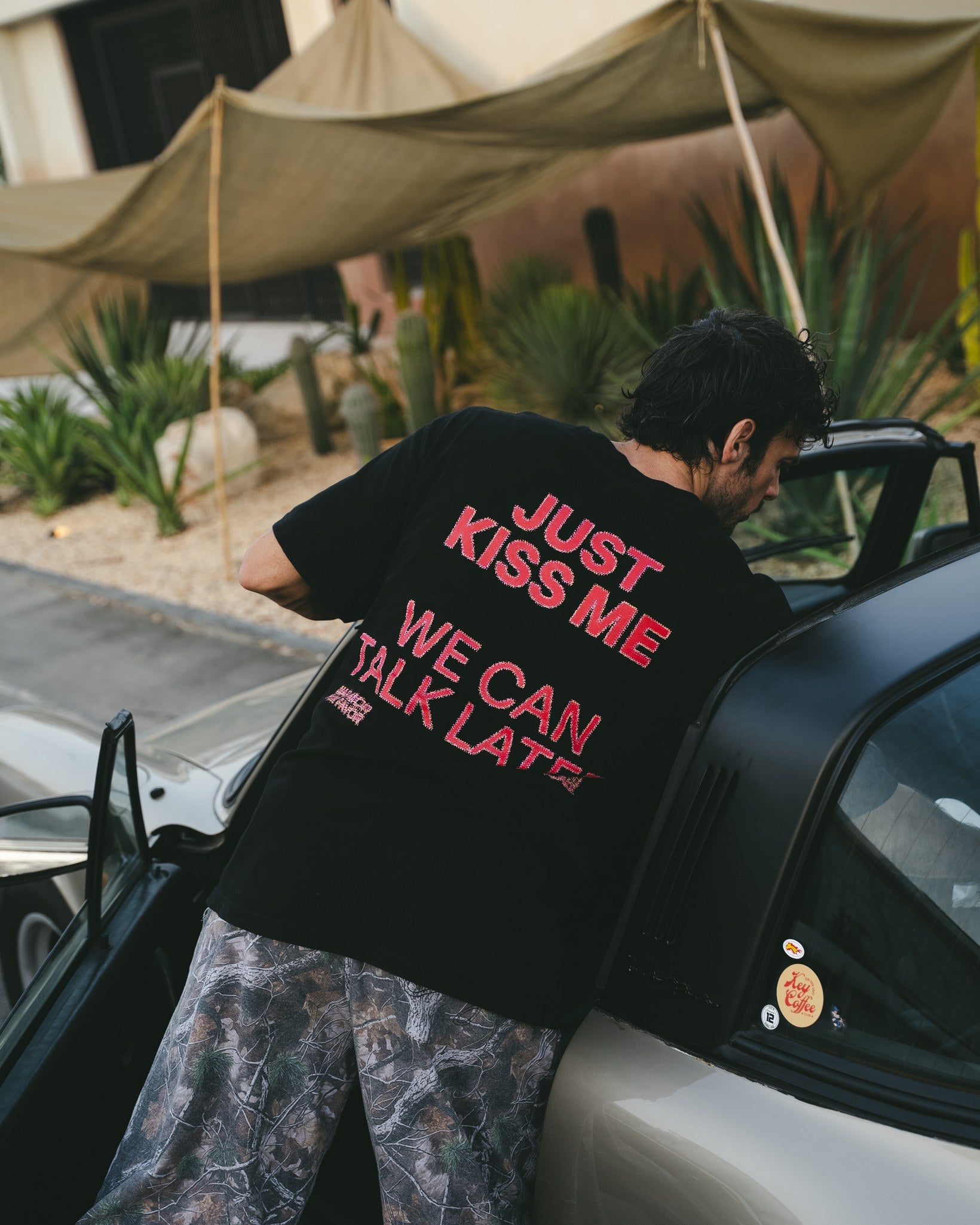 T-shirt Kiss Me Noir