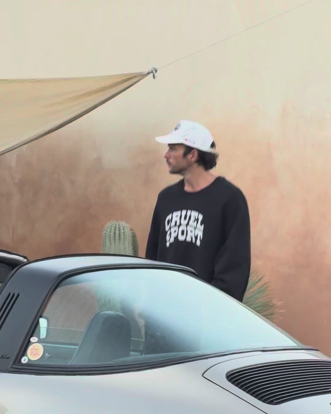 Sweat crewneck noir Cruel Pancake Cruel Sport Black Edition oversize — vidéo lifestyle porté détail broderie